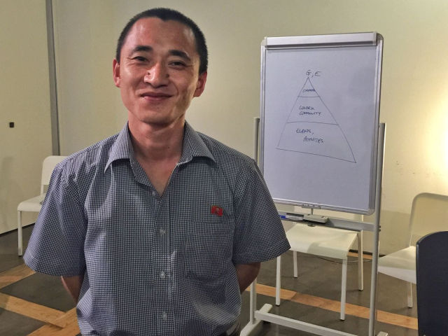 naukowiec z Korei Północnej na spotkaniu w Singapurze. Rozmawiali o startupach